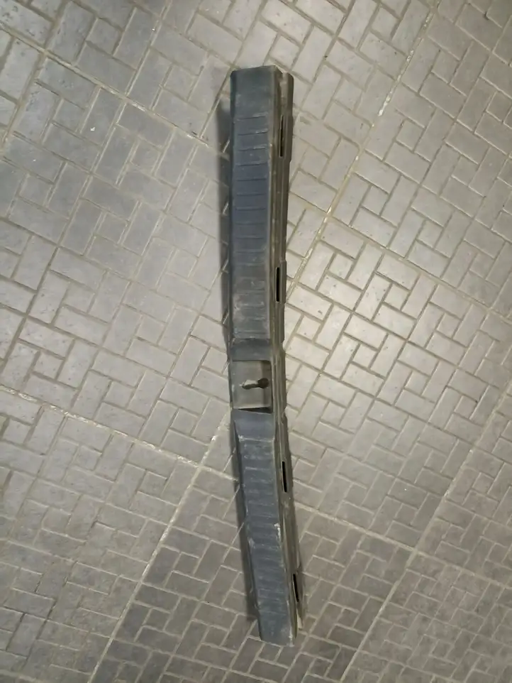 Toyota Corolla Verso AR10 (2004 - 2009) 647160F010 Отделка порога багажника — фото 1