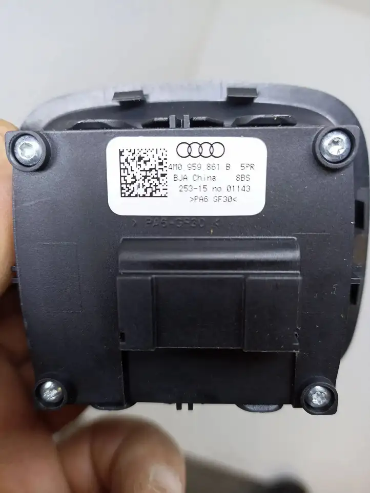 Audi Q7 4M (2015 - ) 4M0959861B Другие включатели / ручки/ переключатели — фото 3