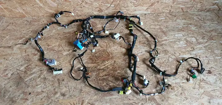 Mazda 3. (2003 - 2006)  BP6S67030E Проводка панели