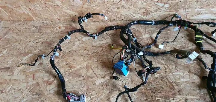 Mazda 3. (2003 - 2006)  BP6S67030E Проводка панели