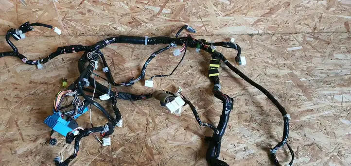 Mazda 3. (2003 - 2006)  BP6S67030E Проводка панели