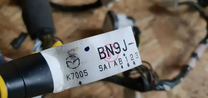 Mazda 3. (2003 - 2006)  BP6S67030E Проводка панели