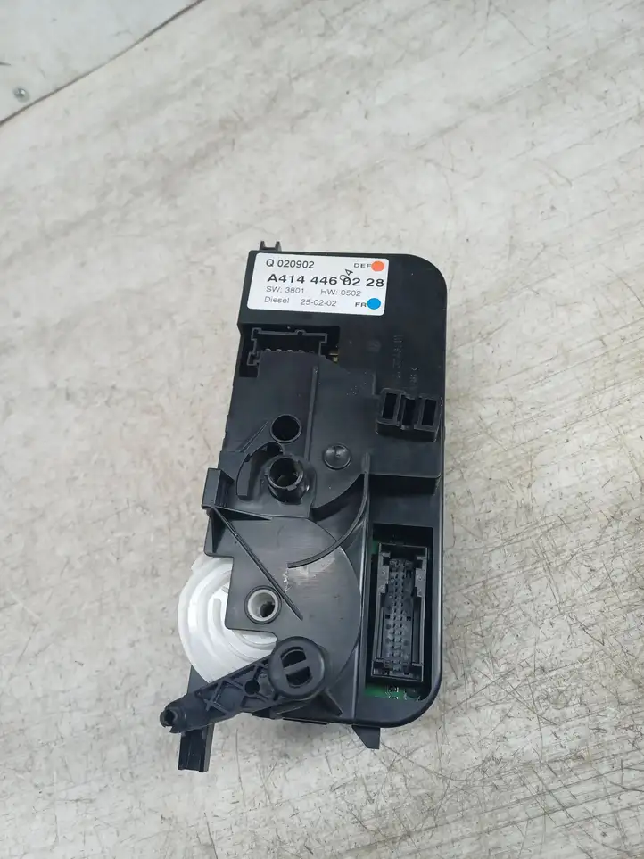 Mercedes-Benz Vaneo W414 (2001 - 2005)  A4144460228 Блок управления кондиционера воздуха / климата/ печки (в салоне)