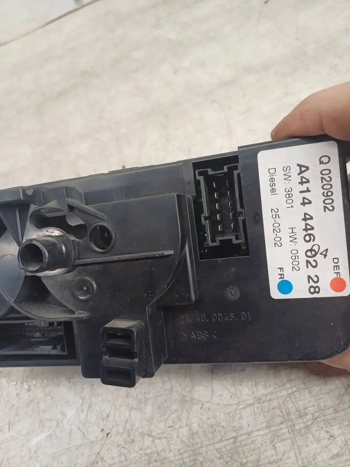 Mercedes-Benz Vaneo W414 (2001 - 2005)  A4144460228 Блок управления кондиционера воздуха / климата/ печки (в салоне)