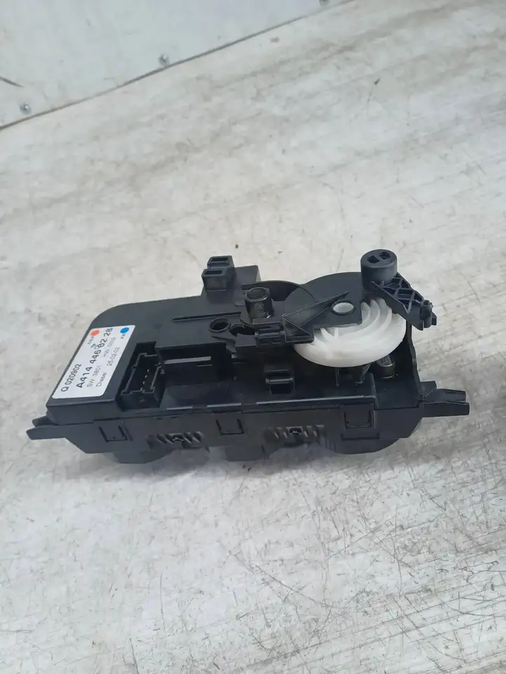 Mercedes-Benz Vaneo W414 (2001 - 2005)  A4144460228 Блок управления кондиционера воздуха / климата/ печки (в салоне)
