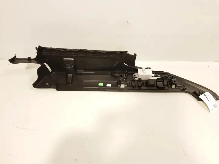 Skoda Superb B8 (3V) (2015 - 2023)  3V9867761A Держатель шторки