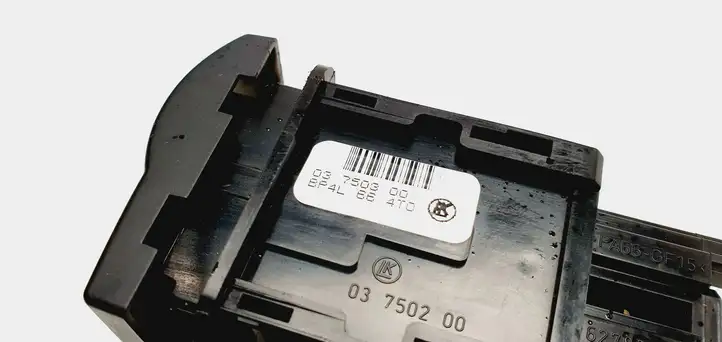Mazda 3 I (2003 - 2006) BP4L664T0 Выключатель ASR — фото 4