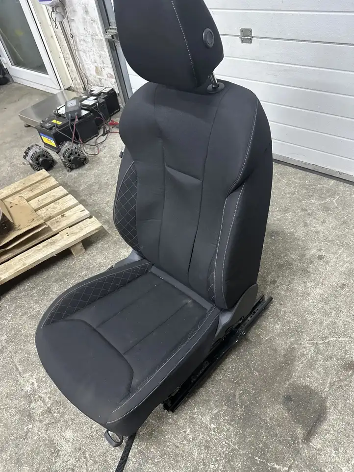 Skoda Kamiq (2019 - ) Переднее сиденье пассажира — фото 3
