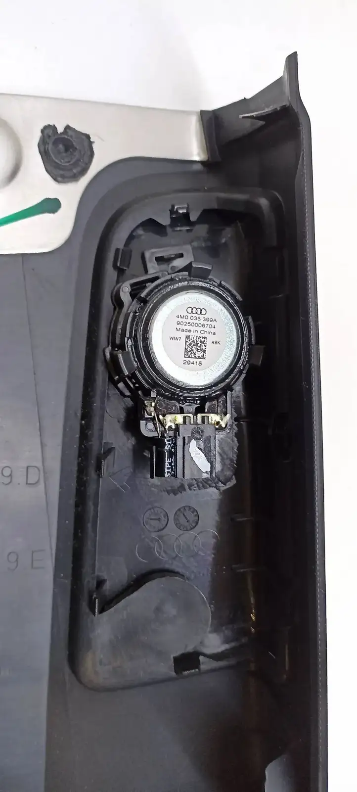 Audi Q7 4M (2015 - ) 4M0867239D Нижняя обшивка стойки B — фото 3