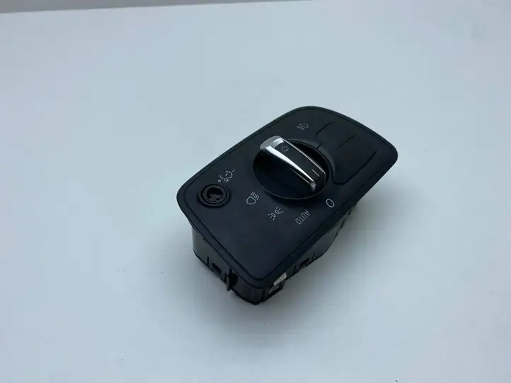 Audi A7 S7 4G (2010 - 2014) 4G0941531D Включатель фонарей — фото 1