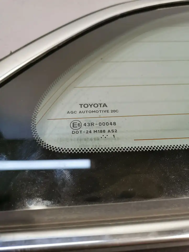 Toyota Avensis T270 (2009 - 2012) Заднее боковое стекло — фото 2