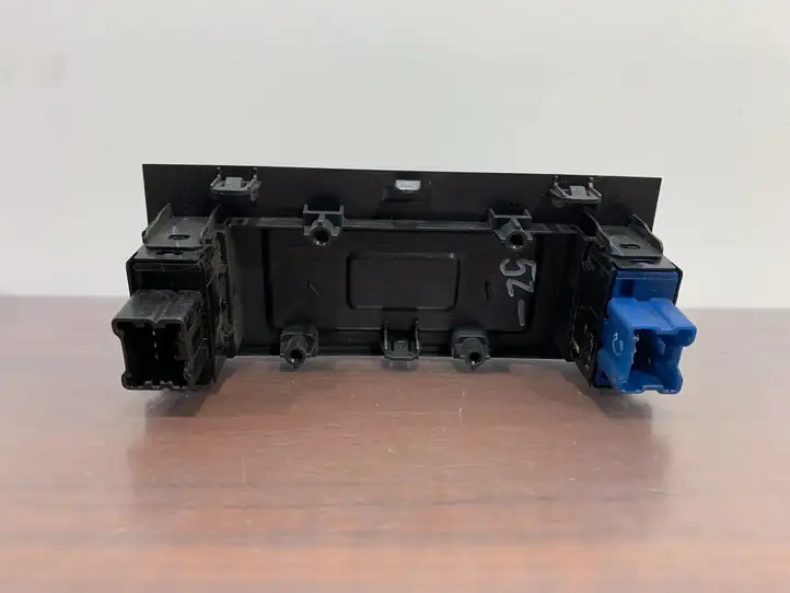 Subaru Forester SJ (2013 - 2018) 92133SG000 Включатель обогрева — фото 3