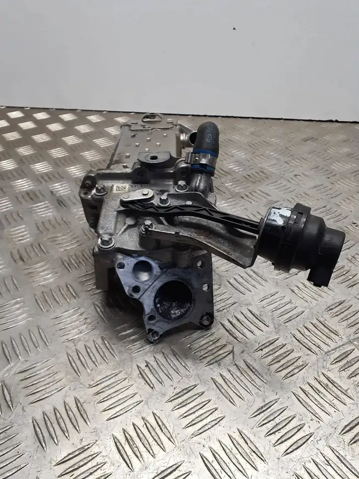 Infiniti Q70 Y51 (2013 - 2019) A6511420467 Охладитель клапана EGR — фото 3