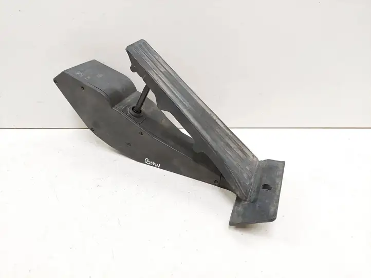 BMW 5 E60 E61 (2004 - 2010)  6766930 Педаль акселератора