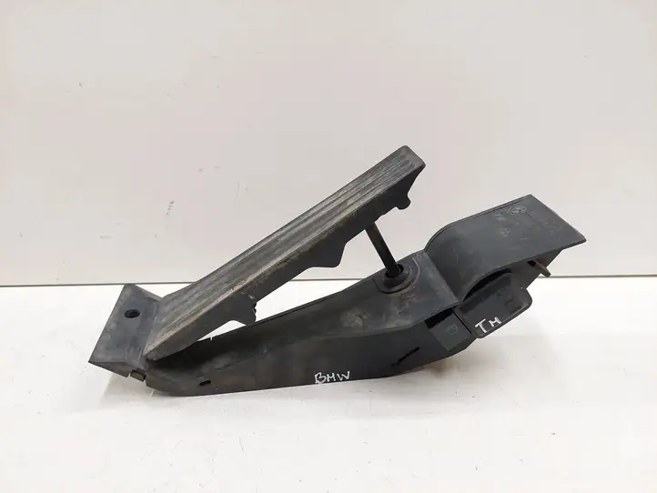 BMW 5 E60 E61 (2004 - 2010)  6766930 Педаль акселератора