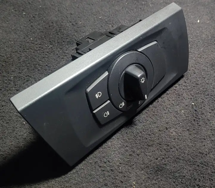 BMW 3 E90 E91 (2005 - 2012) 000511188 Включатель фонарей — фото 1