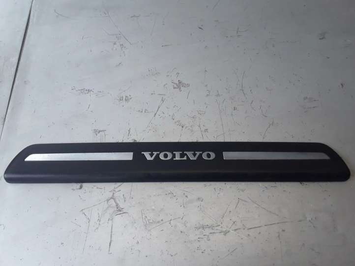 30744287 Volvo S40 Priekinio kėbulo slenksčio apdaila