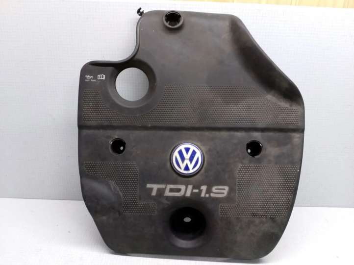 038103935 Volkswagen Golf IV Variklio dangtis (apdaila)