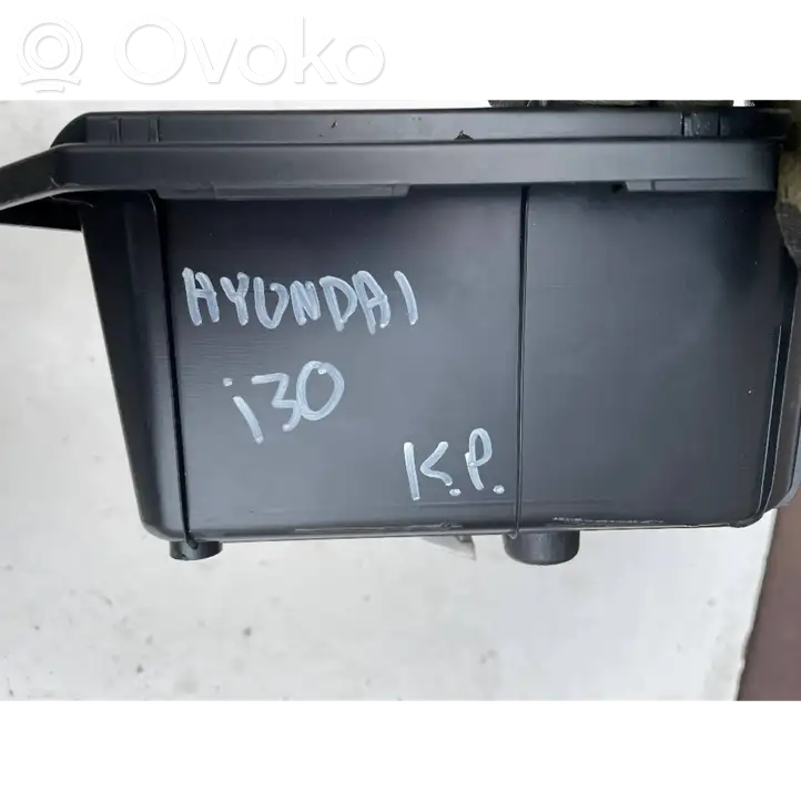 Hyundai i30 (2017 - ) Прочая отделка багажника — фото 7