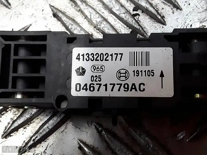 Jeep Grand Cherokee (WK) (2004 - 2010) 04671779AC Датчик удара SRS — фото 2