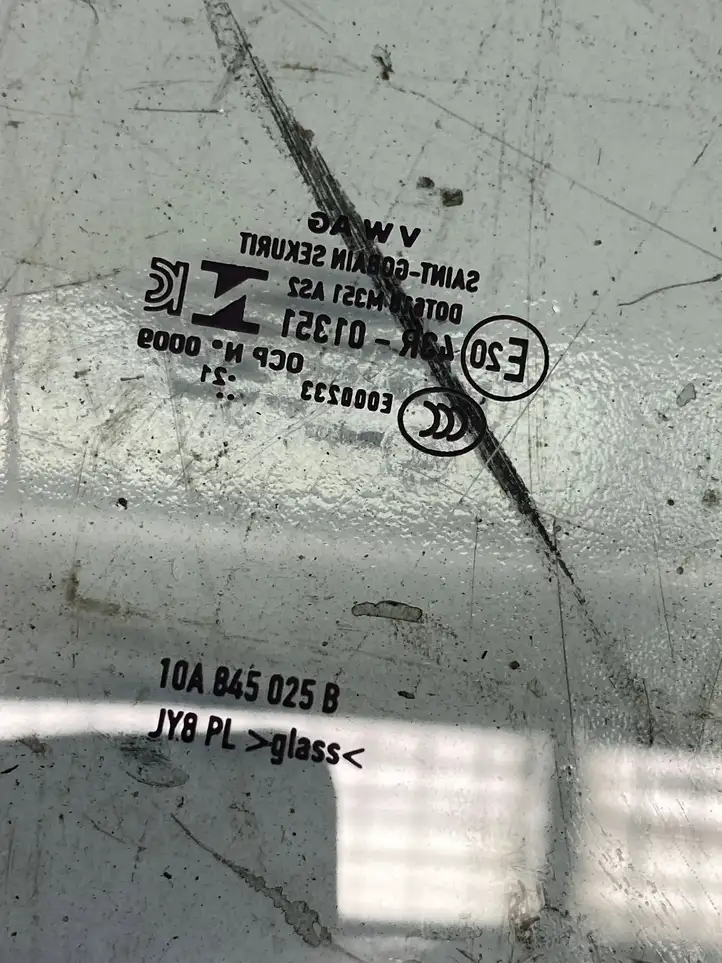 Volkswagen ID.3 (2019 - ) 10A845025B Стекло задней двери — фото 2