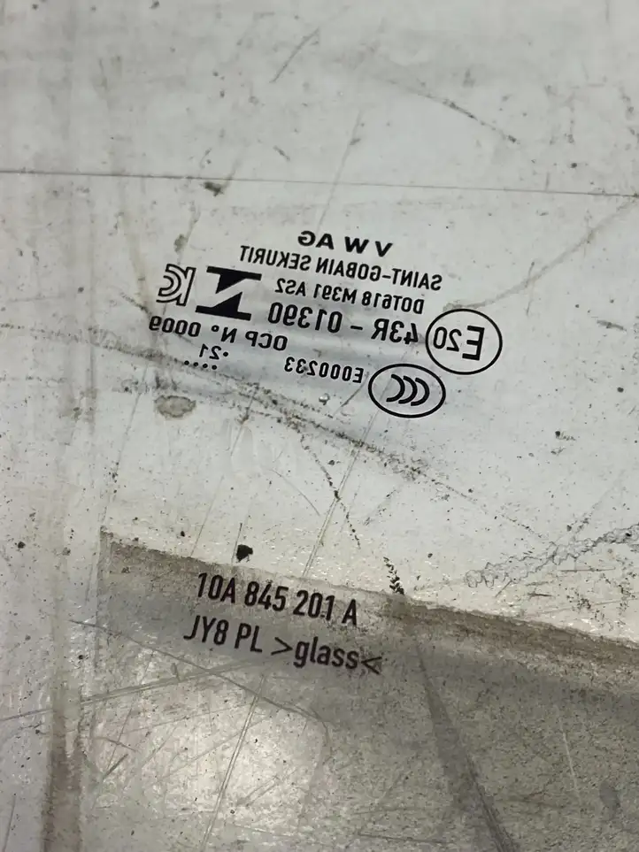Volkswagen ID.3 (2019 - ) 10A845201A Стекло передней двери — фото 2