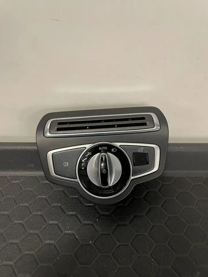 Mercedes-Benz GLC X253/C253 (2015 - ) A2059680015 Включатель фонарей — фото 1