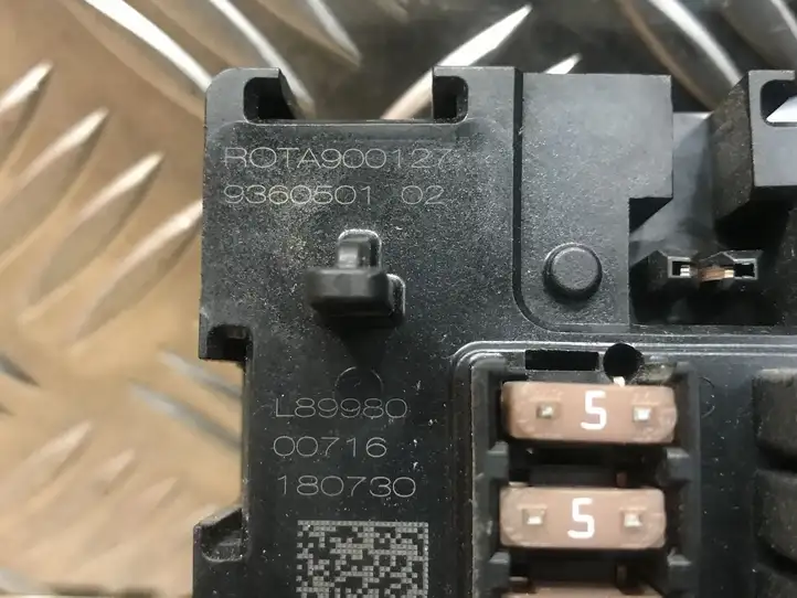 Mini Countryman (2016 - 2020)  9360501 Блок монтирования реле