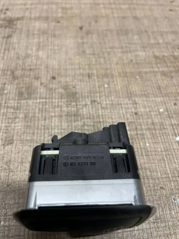 Mercedes-Benz C W204 (2007 - 2014) 03139100 Блок кнопок стеклоподъемников — фото 3