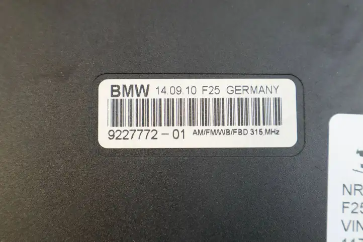 BMW X3 F25 (2010 - 2017) 9227772 Усилитель антенны — фото 3