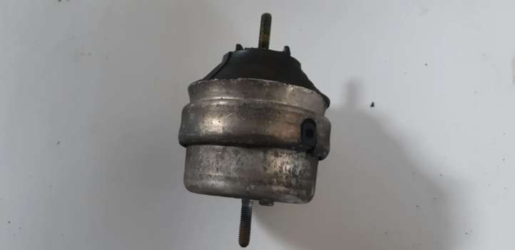 8D0199379AC Audi A4 S4 B5 8D Variklio pagalvė