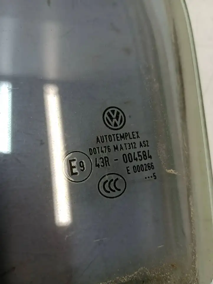 Volkswagen Jetta V (2005 - 2010) E000266 Треугольное стекло кузова — фото 3