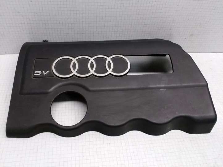 058103724C Audi A4 S4 B5 8D Variklio dangtis (apdaila)