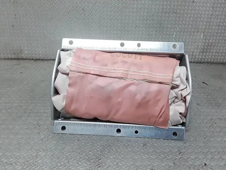 Volvo V70 (2004 - 2007) 30754337 Подушка безопасности пассажира — фото 1