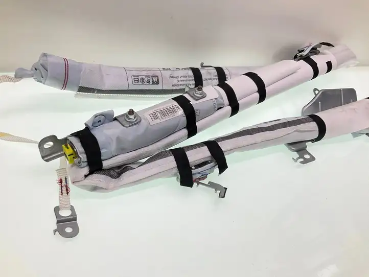 Nissan Leaf II (ZE1) (2017 - )  62XCK0201262 Боковая подушка безопастности( (крыша)