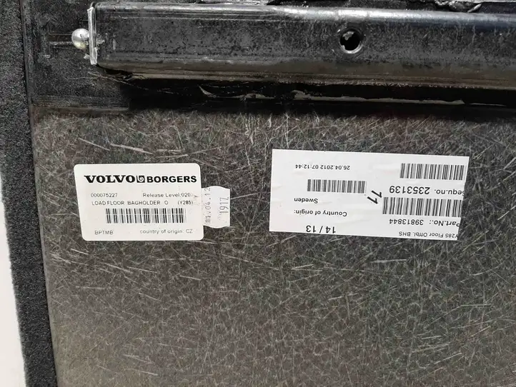 Volvo XC70 (2007 - 2013) 39813844 Пол багажника — фото 4