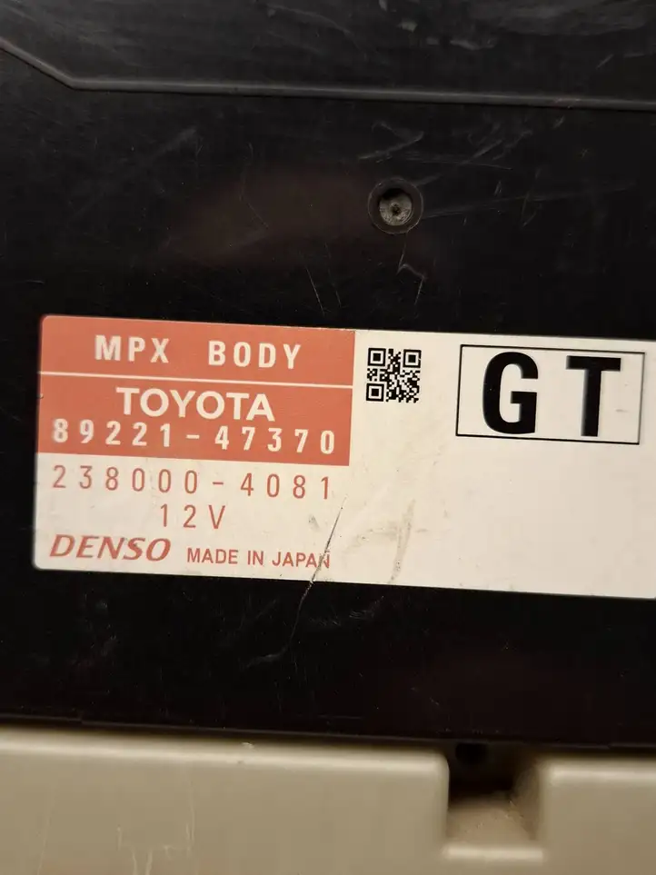 Toyota Prius (XW30) (2009 - 2015) 8214547J60H Модуль комфорта — фото 3