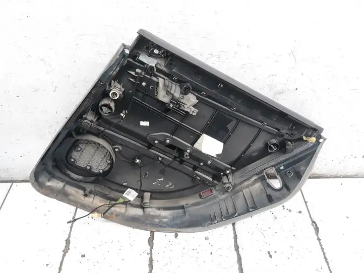 Audi A4 S4 B7 8E 8H (2004 - 2009) 8E0867305 Обшивка задней двери — фото 4