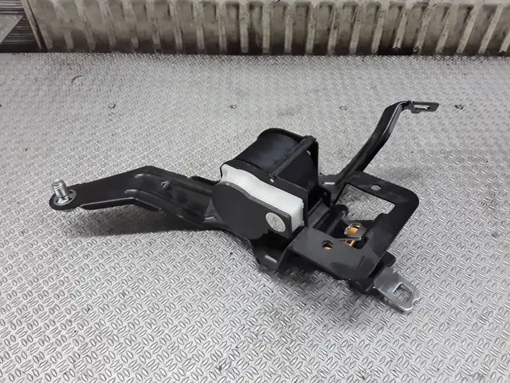 Mazda 5 (2005 - 2010) BGE030007 Задний ремень безопасности — фото 1
