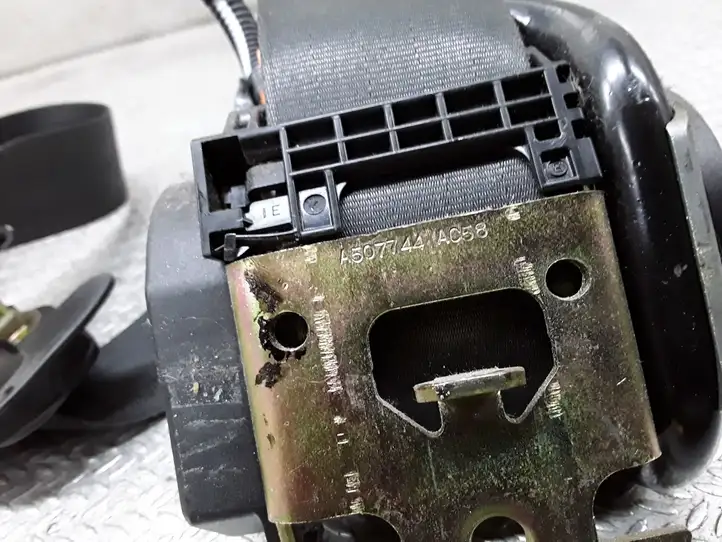 Peugeot 607 (2000 - 2004)  A507744 Передний ремень безопасности