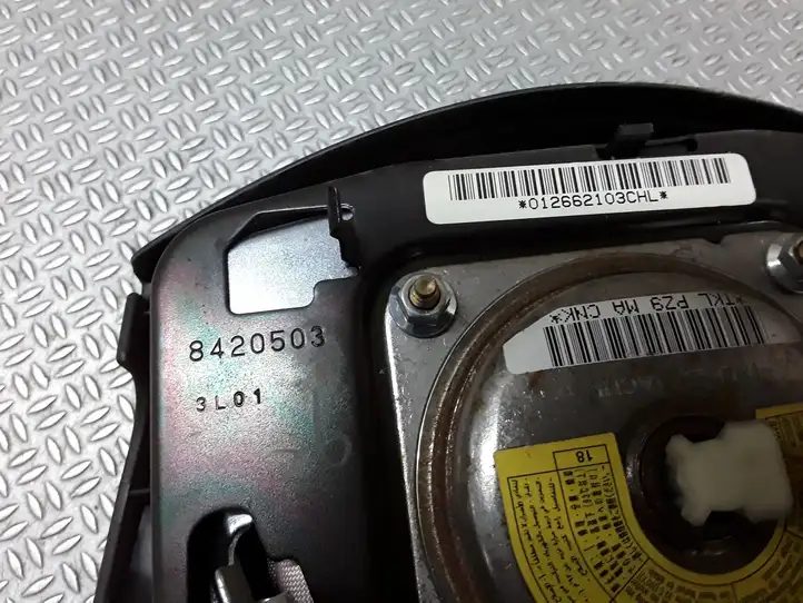 Toyota Corolla Verso E121 (2001 - 2004) 8420503 Подушка безопасности руля — фото 2