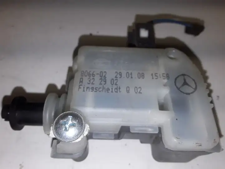 Mercedes-Benz E W211 (2002 - 2009) 806602 Замок крышки топливного бака — фото 1