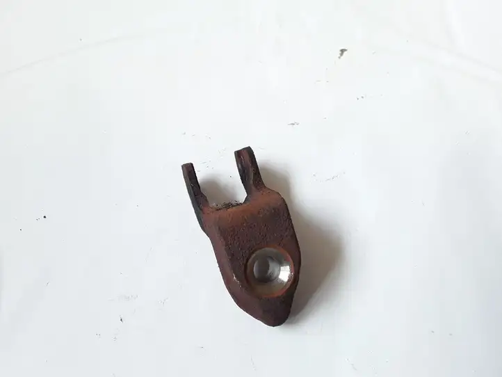 Toyota RAV 4 (XA30) (2006 - 2016) Держатель форсунки — фото 1