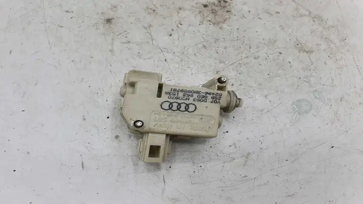 Audi A4 S4 B7 8E 8H (2004 - 2009) 8E0862153 Замок крышки топливного бака — фото 1