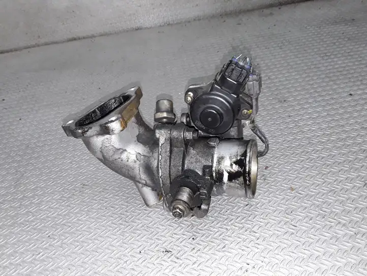 Toyota Corolla Verso E121 (2001 - 2004) 8967221020 Дроссельная заслонка — фото 1