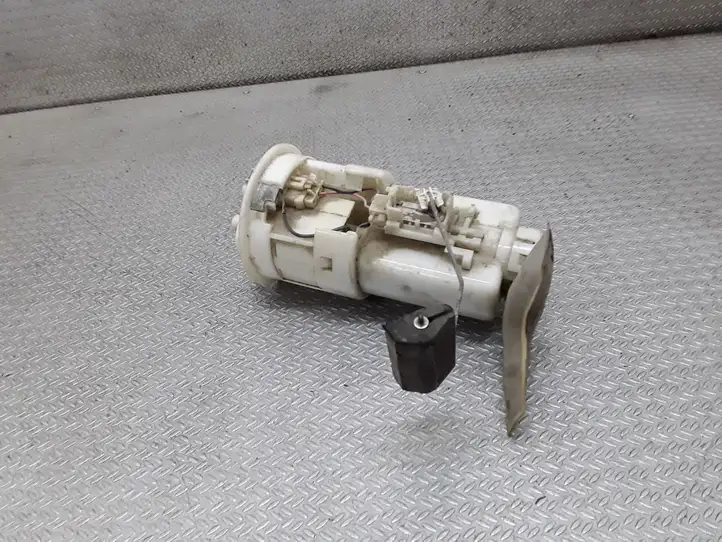 Toyota Yaris Verso (1999 - 2005) Топливный насос (в баке) — фото 1