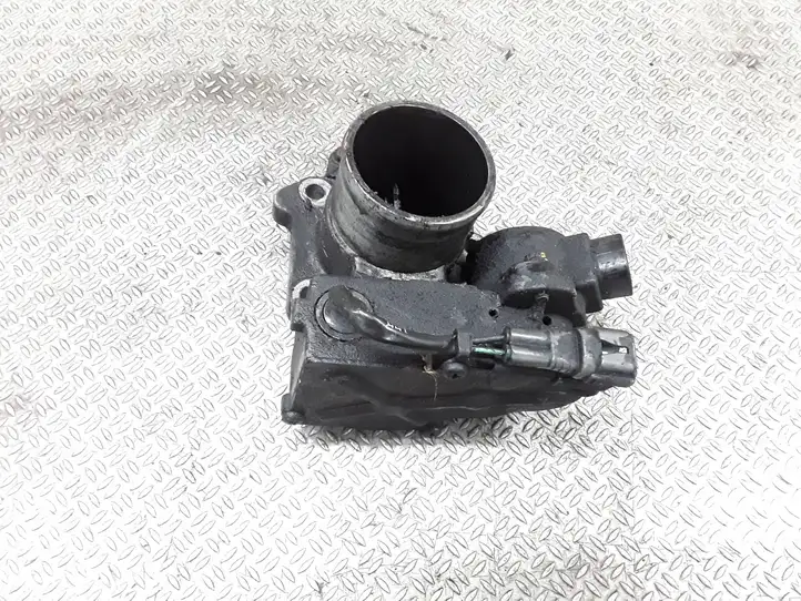 Toyota Avensis Verso (2001 - 2004) 270201H31 Дроссельная заслонка — фото 1
