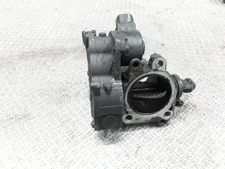 Toyota Avensis Verso (2001 - 2004) 270201H31 Дроссельная заслонка — фото 2