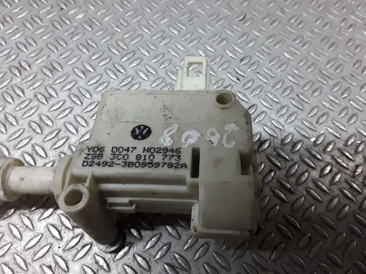 Volkswagen PASSAT B6 (2005 - 2010) 3C0810773 Привод замка крышки топливного бака — фото 2