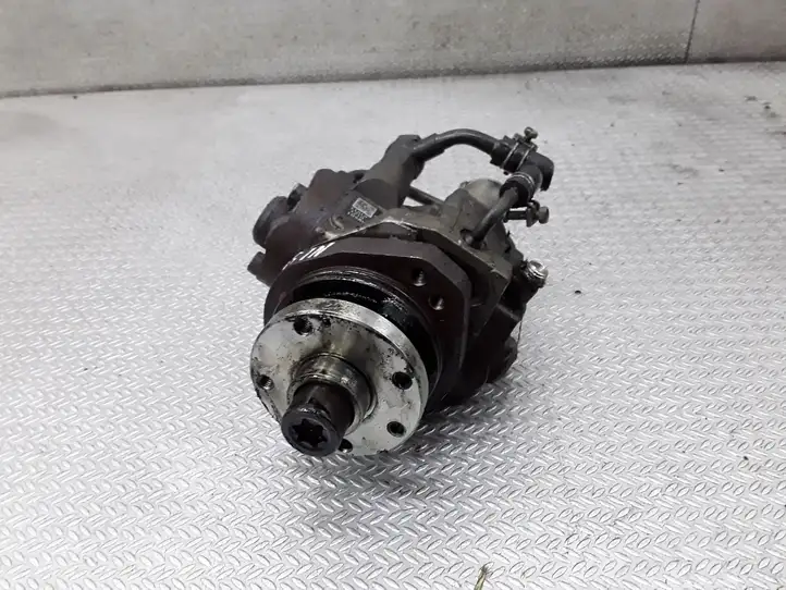 Nissan Almera N16 (2000 - 2010) 2940000121 Топливный насос — фото 1